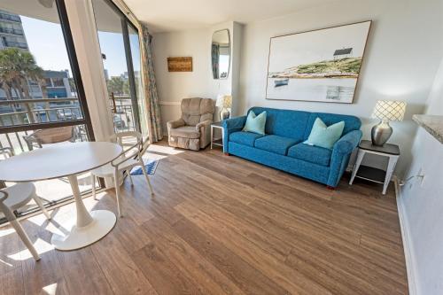 Beautiful Decor, Meridian Plaza w Nice Pools,New!