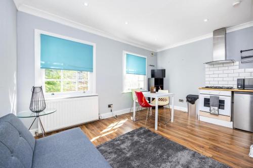 Modern Whitechapel 1BR Home Sleeps 3 Guests