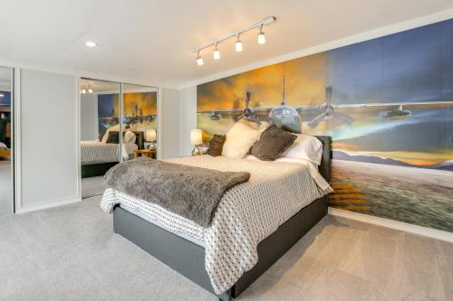 Aircraft Tours! Fly-In Hangar Apt in New Waverly in Willis