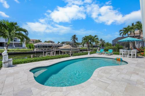 365 Henderson Court - image 11