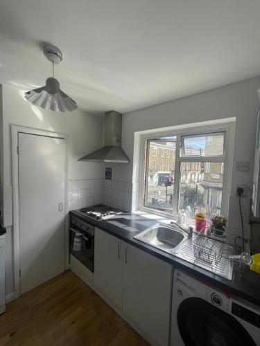 Bright Spacious Room in Central London Victoria, Prime Location, Londyn (zdjęcie 11)