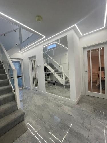 Modern House with Garden and Parking in Fairwater