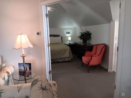 The Cozy Inn - main image