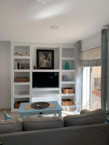 Live in the heart of town, Almuñécar (photo 8)