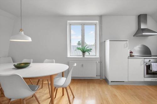M373-Vaeggerlose-Marielyst-Strandvej-59-D-1-tv in Idestrup