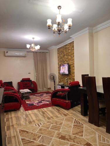Cozy Room near Pyramids Huge Bed WiFi Shared Areas