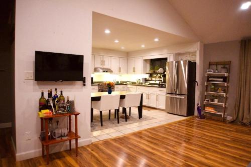 雅典 (佐治亚州) Entire home in Athens, Georgia with Piano 3星级 单人房 泳池