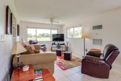 Sunny Port St Lucie Home Lanai and Golf Course View in Port Saint Lucie, USA