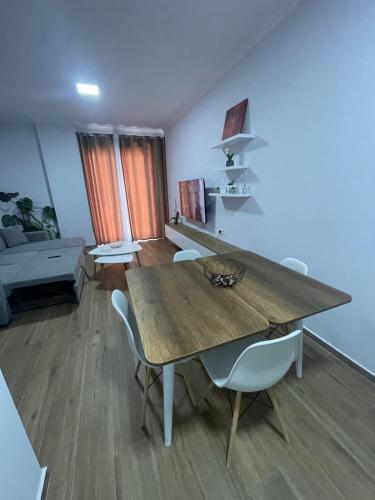 Ferit's Property Near Myslym Shyri, Tirana (foto 11)