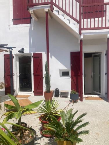 Studio with large private courtyard - Location saisonnière - Boucau