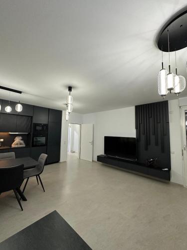 Deçan Apartment 115m2 (Decan Apartment 115m2) in Όμπιλιτς