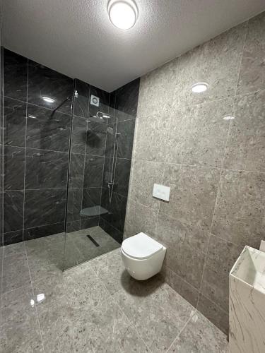 Deçan Apartment 115m2 (Decan Apartment 115m2) in Όμπιλιτς