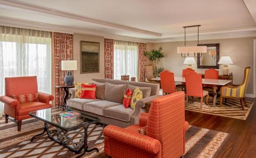 เดอะ เวสทิน ริเวอร์วอล์ค ซานแอนโทนิโอ (The Westin Riverwalk, San Antonio) near วิหารซานเฟอร์นันโด้