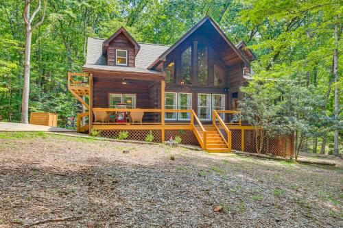 North Georgia Cabin w/ Hot Tub & Community Perks! - Laurel Turn, TN
