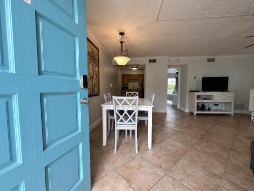 Alamanda Villa on Holmes Beach - image 4