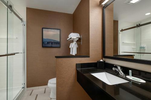 Fairfield Inn & Suites by Marriott Bristol - image 10