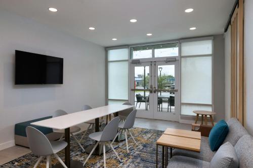 TownePlace Suites by Marriott Brownsville - 회의실/연회장