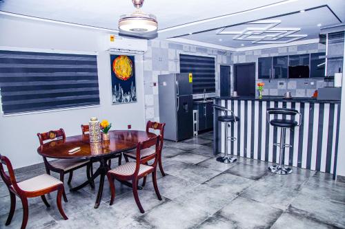 PEK Villa, Cozy Luxury Hideouts, 25 mins from Airport