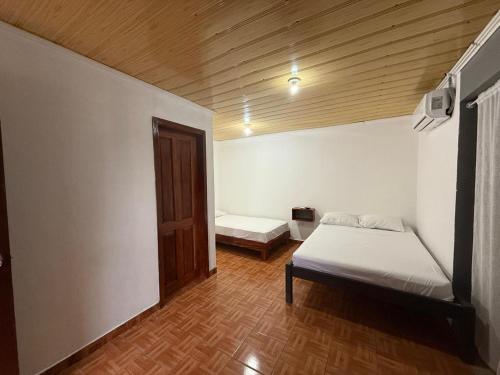 1 double bed, 1 twin bed