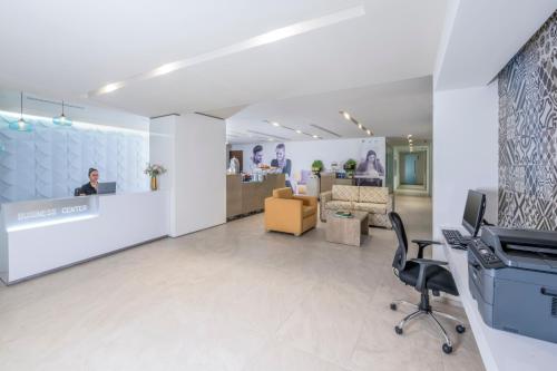 Business center, Krystal Urban Cancun & Beach Club in Cancun