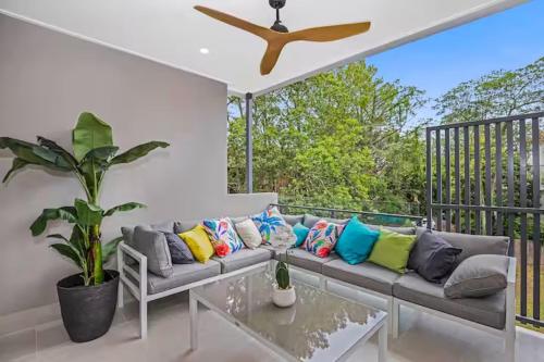 Park Avenue Luxe Chic Townhouse Sleeps 9, Carpark - Gold Coast