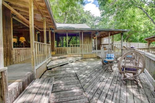 Creekside Casita in Schumannsville, USA