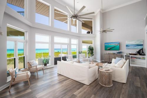 Beachfront Luxury Estate Sleeps 20 & Allows Events
