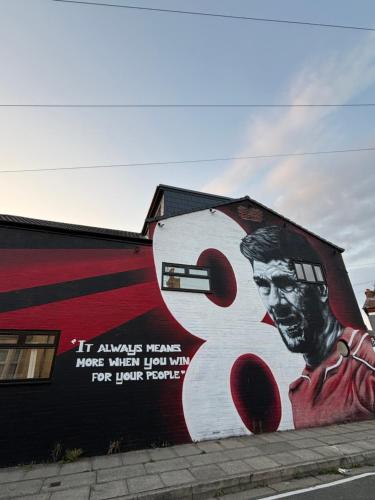 Liverpool Escape - 5 min walk to LFC Stadium, Sleeps 8, free parking, newly renovated home, Liverpool (Foto 11)