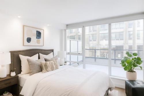 Cozy Yet Elegant 2-Bedroom in Heart of Downtown