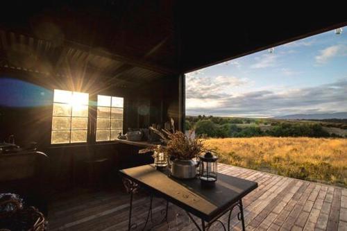 Te Awa Lodge Riverside retreat in Lake Hawea