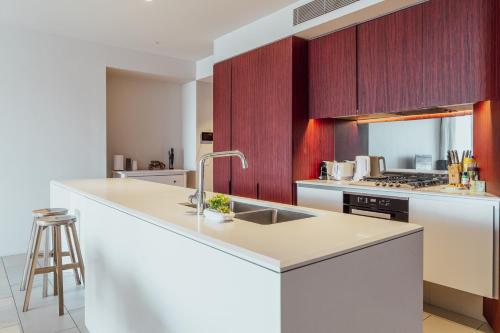 Absolute Waterfront Retreat in Barangaroo! - image 14