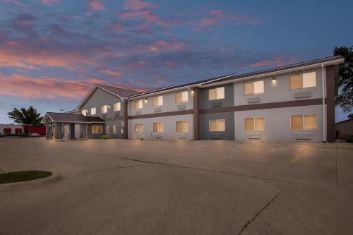 Quality Inn Brookings-University - image 13