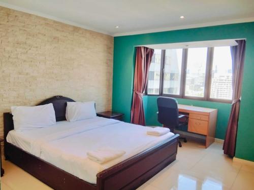 room detail thumbnail 0