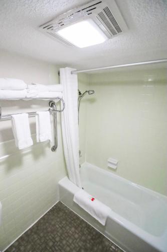 The Gillette - image 11