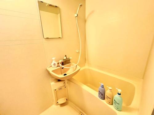 Tokyo Apartment Direct Access to Shinjuku, Close to Station