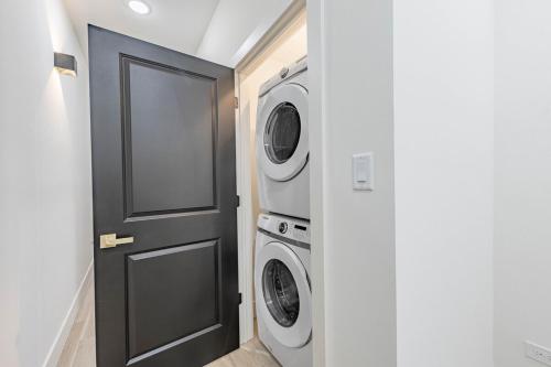 Spacious 3BDR Luxury Penthouse in Grand Boulevard