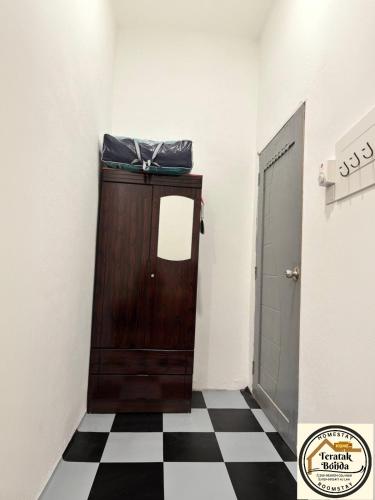  négyzetméteres, 2 hálószobás  2 fürdőszobával Pasir Puteh városközpont területén (Teratak Bonda Homestay) in Ketereh