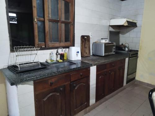 Casa familiar tranquila con patio y garage in Avia Terai