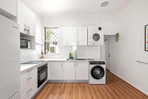 Konyha, Single Room - Private Spot in Kingsford - Convenient Location - Shared Bathroom in Randwick