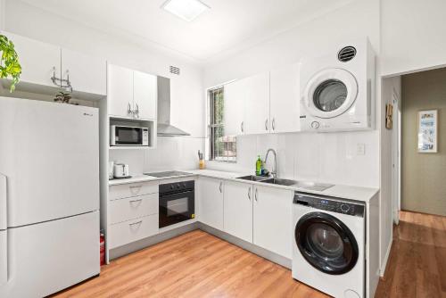 Konyha, Single Room - Private Spot in Kingsford - Convenient Location - Shared Bathroom in Randwick