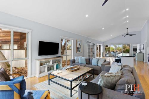 Family Home Silverleaves Sleeps 12 in ซิลเวอร์ลีฟส์