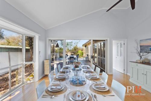 Family Home Silverleaves Sleeps 12 in ซิลเวอร์ลีฟส์