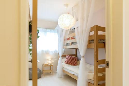 Exhibit Homestay 10ppl 3 stops to Shinsaibashi