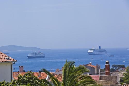  Hvar