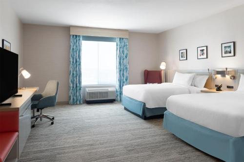 2 queen beds