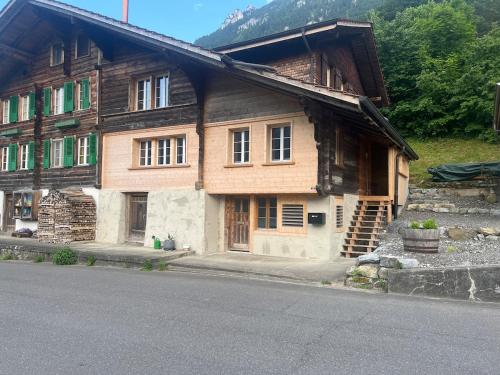 Lake View Chalet Mis in Iseltwald