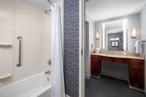 2 bedrooms, 4 beds