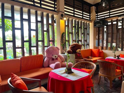 Shared lounge/TV area, Floraville Hotel Phuket near Phuket Botanic Garden