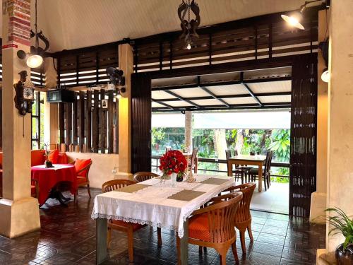 Shared lounge/TV area, Floraville Hotel Phuket near Phuket Botanic Garden