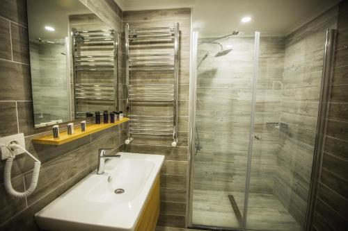 Doa Suite Hotel - image 5